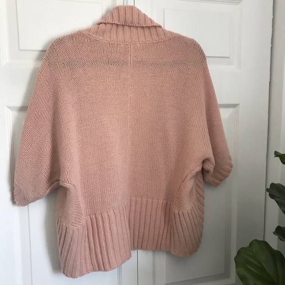 Forever 21 Crop Sweater Size Medium - Picture 3 of 3